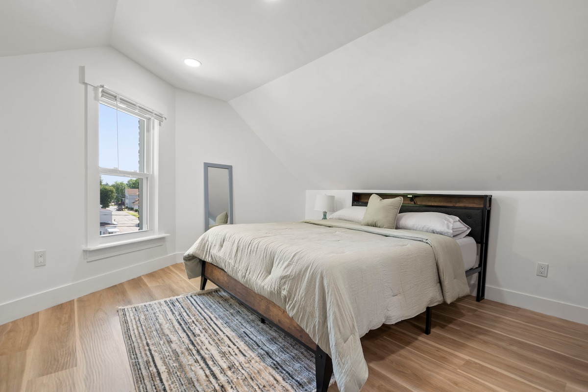 غرفة النوم في المستوى العلوي 