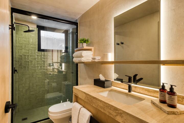 Caliza Roma | Premium Residence w/Balconies & SPA gallery image 5