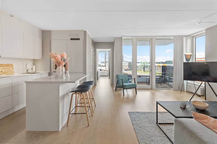 Luxury 2BR Tjuvholmen Apt with Fjord Views gallery image 2