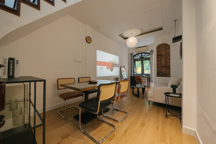 Private 3-storey_2br+2wc_old Quarter_100"projector - Hanói