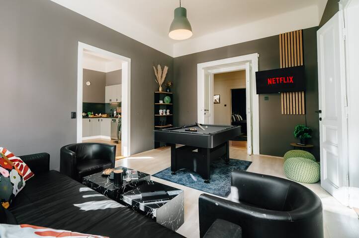 Cinema Apartment Pool Table & Foosball – Downtown gallery image 4