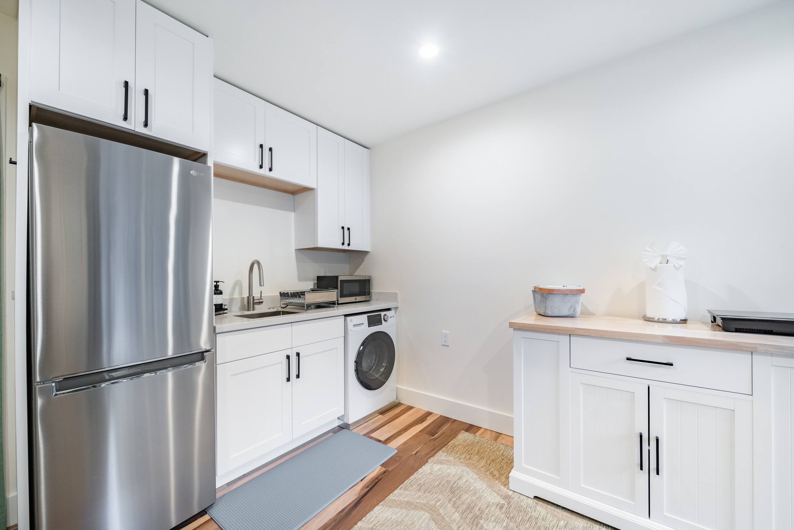 Brand-new, Cheery & Private Flat w/ Outdoor Patio - Image 11