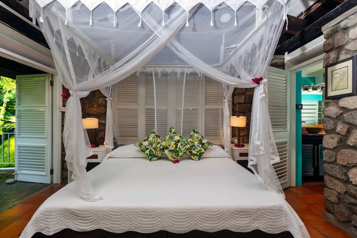 Hibiscus Suite with a private deck overlooking the garden
