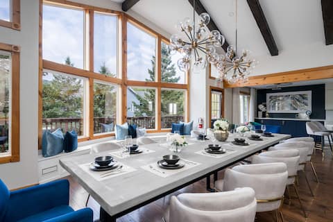 10 Br with Large Hot tubs/130 Proj Screen/FirePit