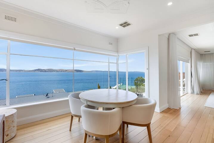 Waterfront Luxe – A Hobart Oasis gallery image 3