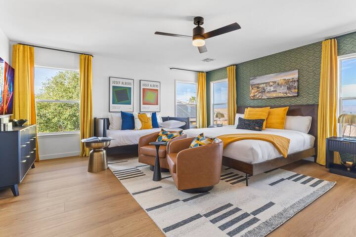 6BDRM Amazing NEON Game Room+Heated Pool -NEW- gallery image 4