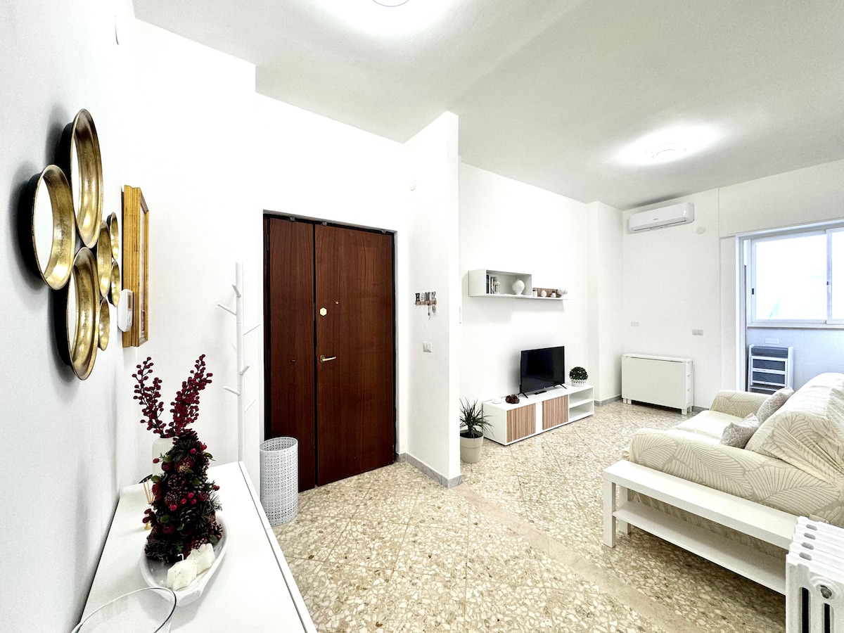Popular Airbnb listing: Alisté Apartment, Come a Casa! in Brindisi