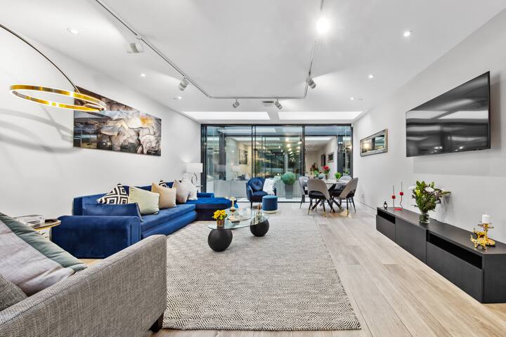 Luxury Chelsea Villa | Ideal for Families & Groups