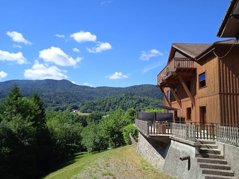 3* gîte, up to 12 people.