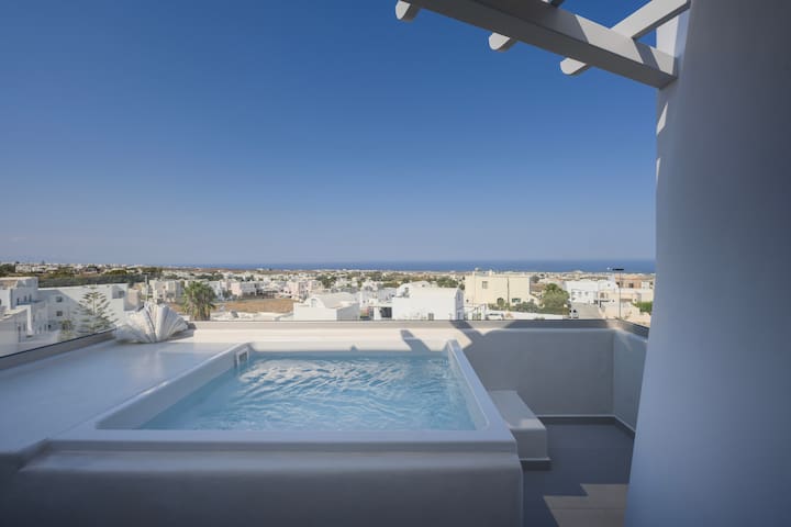 Coral Villa Sea View & Hot Tub *Marvarit Villas*