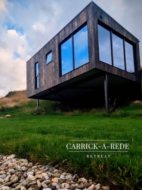 Clifftop Luxury Retreat & Hottub