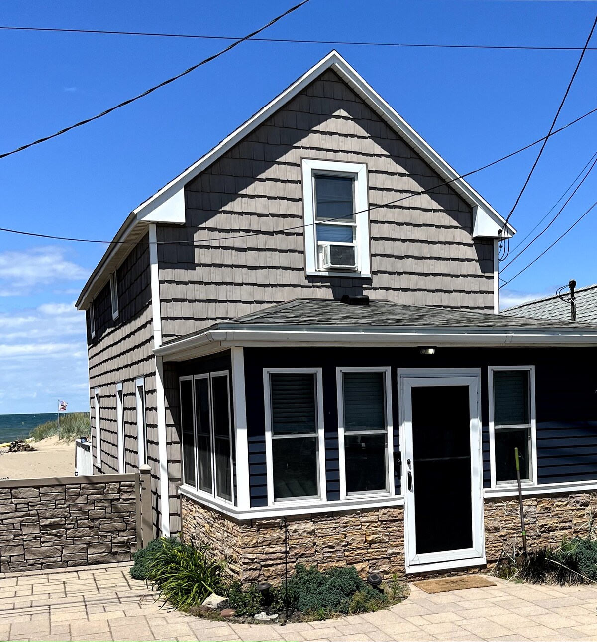 Casa frente al lago frente a la playa Sea Breeze Irondequoit, Nueva