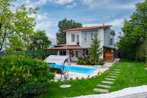 Erdil Villa - villa with heated pool and sauna