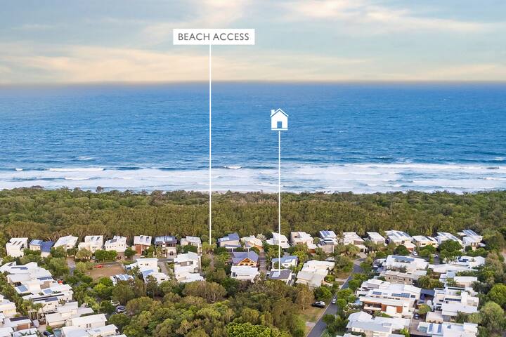 Surfside Villa – 50m to beach access, heated pool gallery image 3