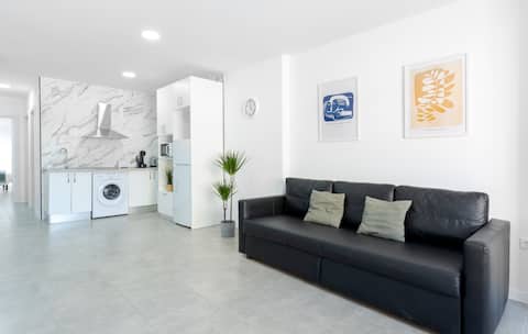 Anuncio de Airbnb popular: WintowinRentals Altamira Suites High Floor en Huelin