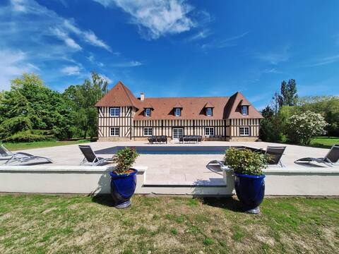 Lovely Traditional Normandy Manor New pool 2024