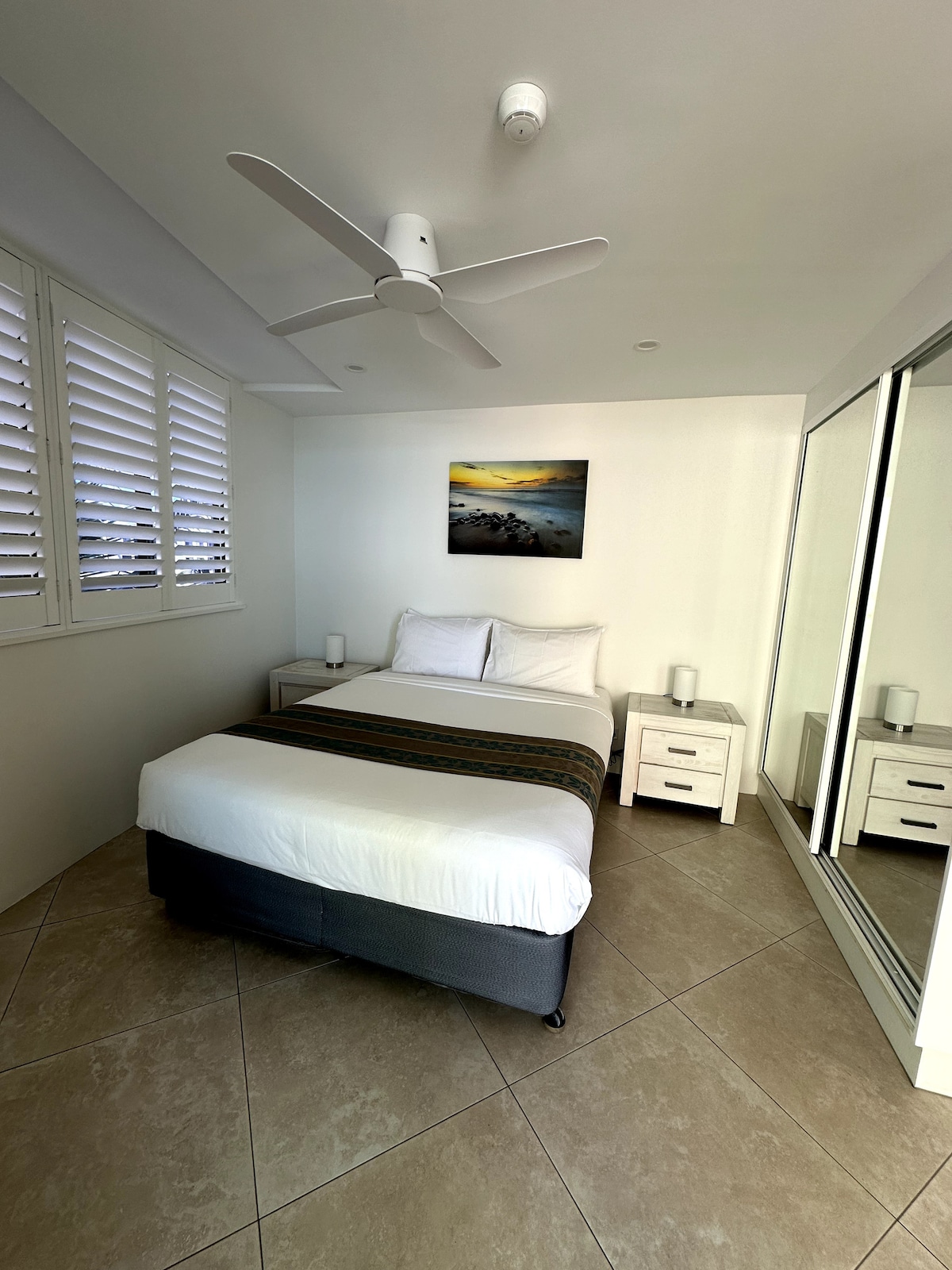 Menšia manželská posteľ