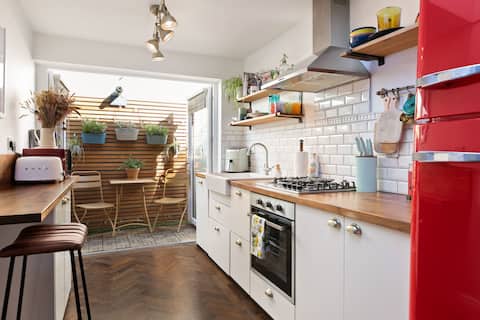 Top Airbnb: City centre luxury historic home in South West Inner City