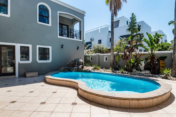 Sunset Beach Holiday Home | With Braai gallery image 2