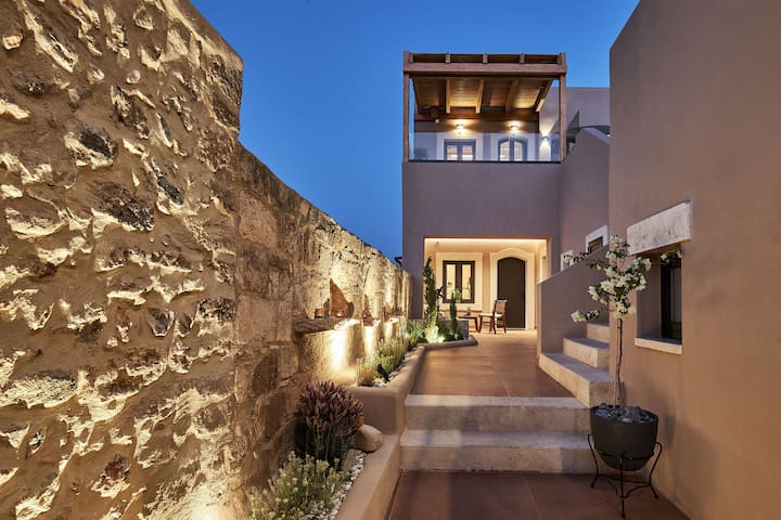 Kaptara Premium Ground Floor Unit, 2 Jacuzzi’s