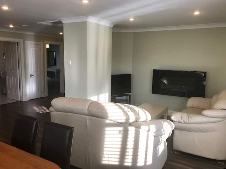 Faithlegg Hotel Lodges, Penthouse Apartment - Waterford