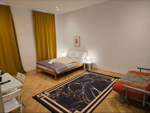 Delightful Room , Near Millenium Tower, Danube