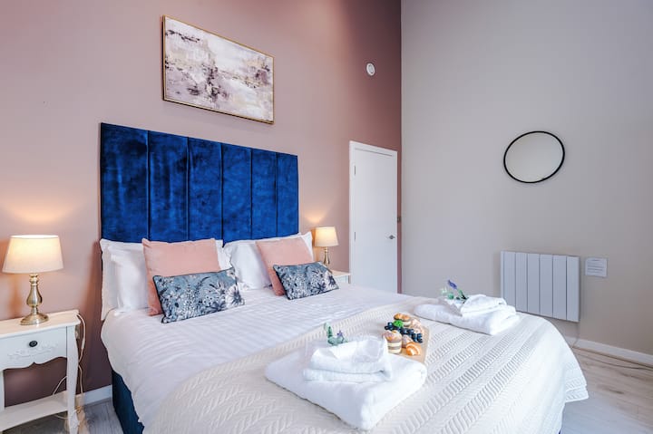 El dormitorio 2 se beneficia de una cómoda cama king.