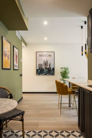 NEW Cozy Familiar apartment in the center gallery image 5