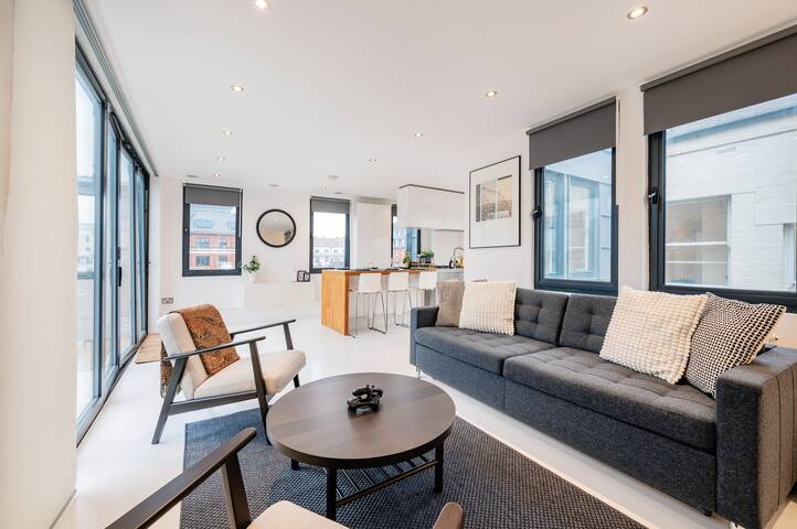 New/Spacious 3 Bedr Penthouse w/Terrace Covent Gdn