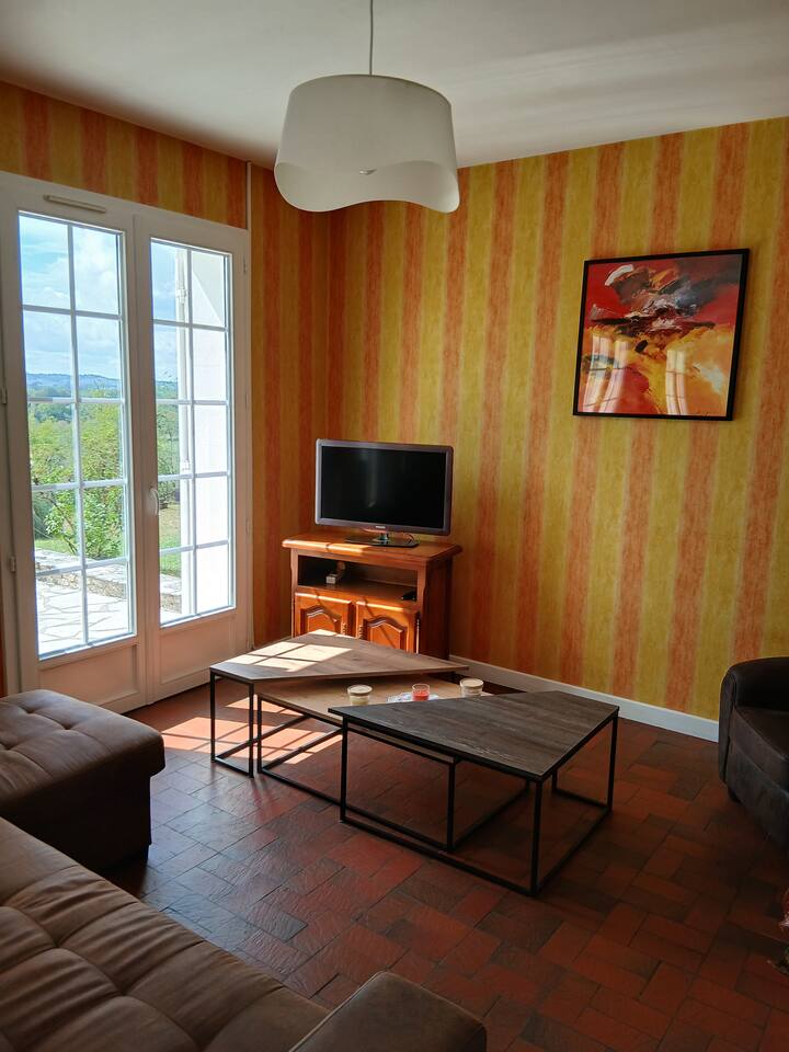Villa Avec Piscine Privée Et Vue – Bergerac - Dordogne