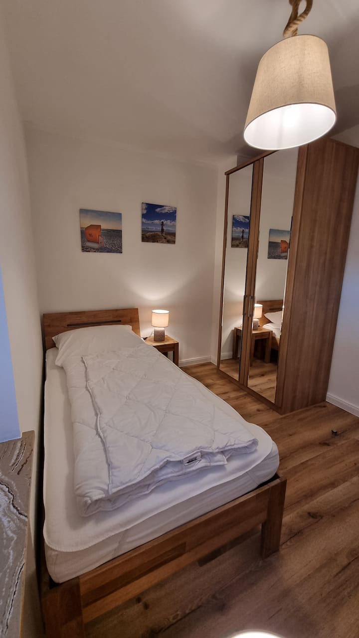 ห้องนอน 2 
เตียง 2