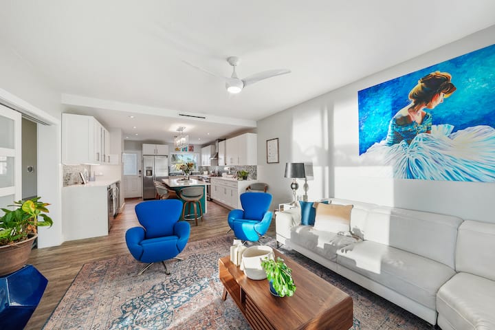 Luxury 7mille |Sleeps 6 | The Beach Is Back! - Cayman Islands