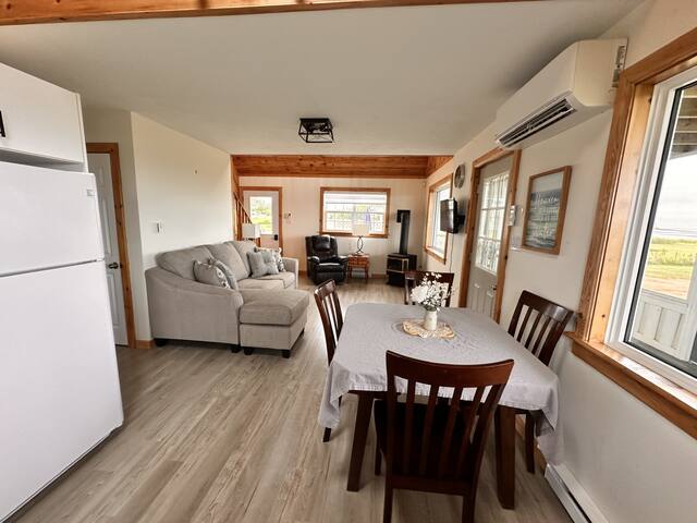 Reflections Ocean Front Cottage gallery image 4