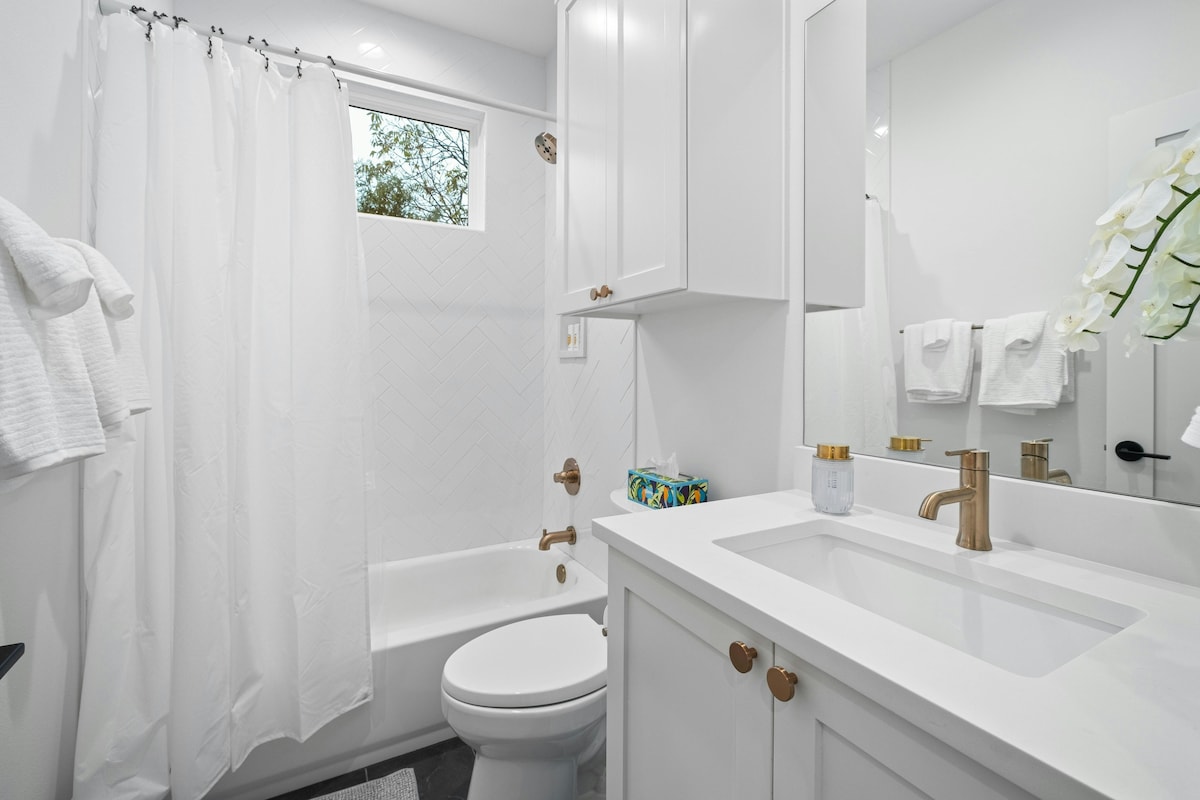 Luxury living near downtown