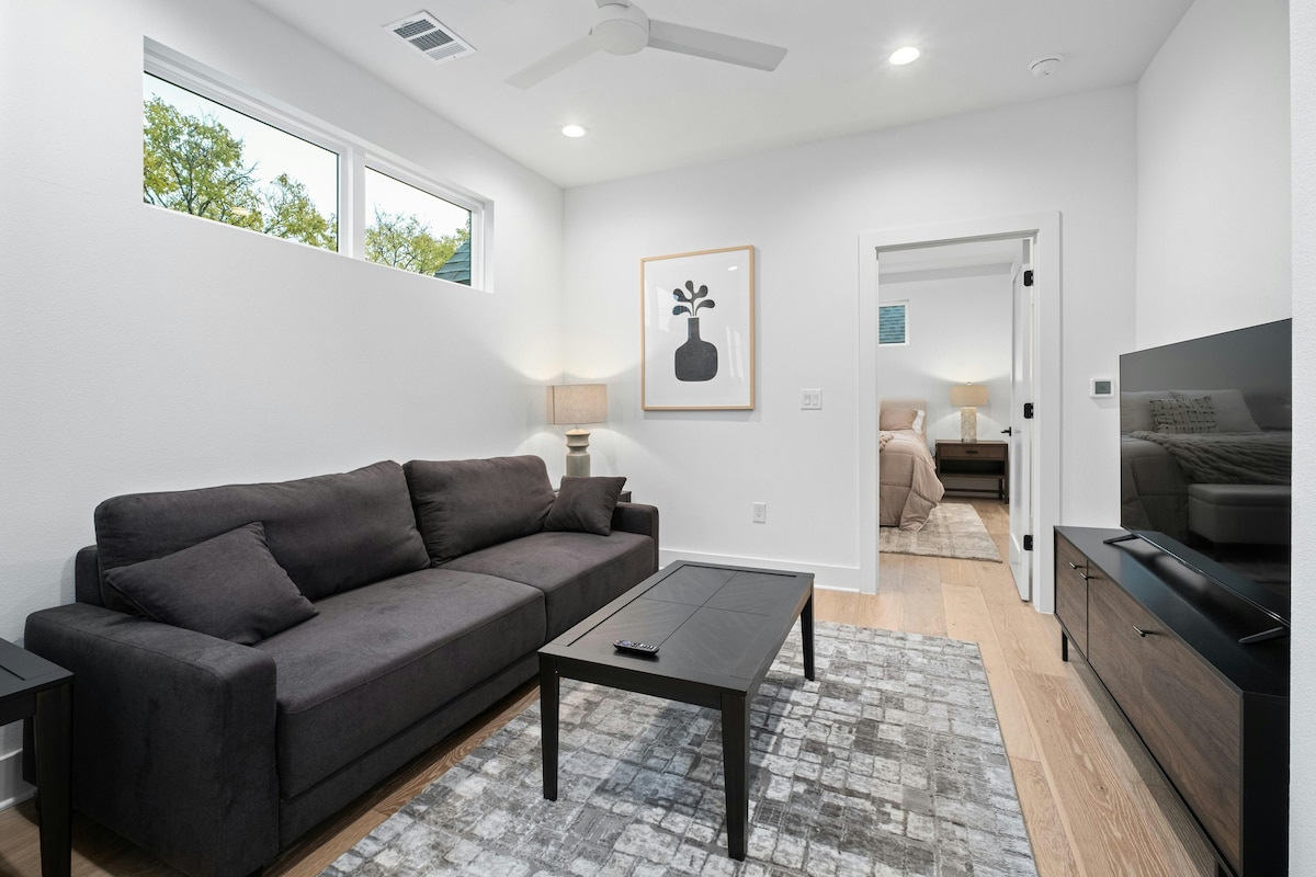 Luxury living near downtown