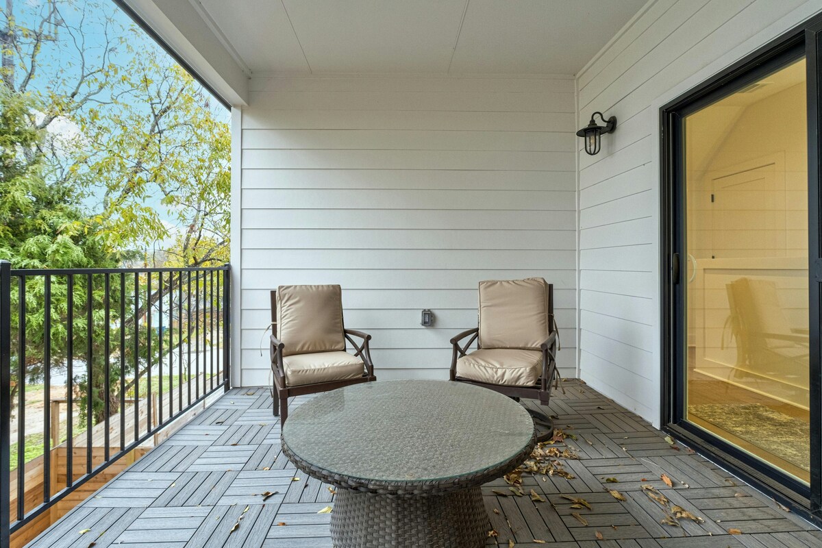 Luxury living near downtown