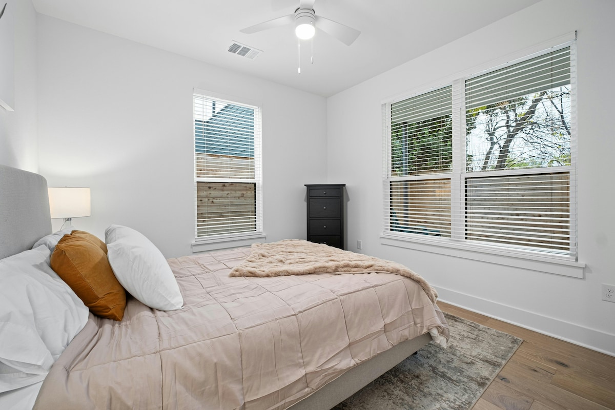 Luxury living near downtown