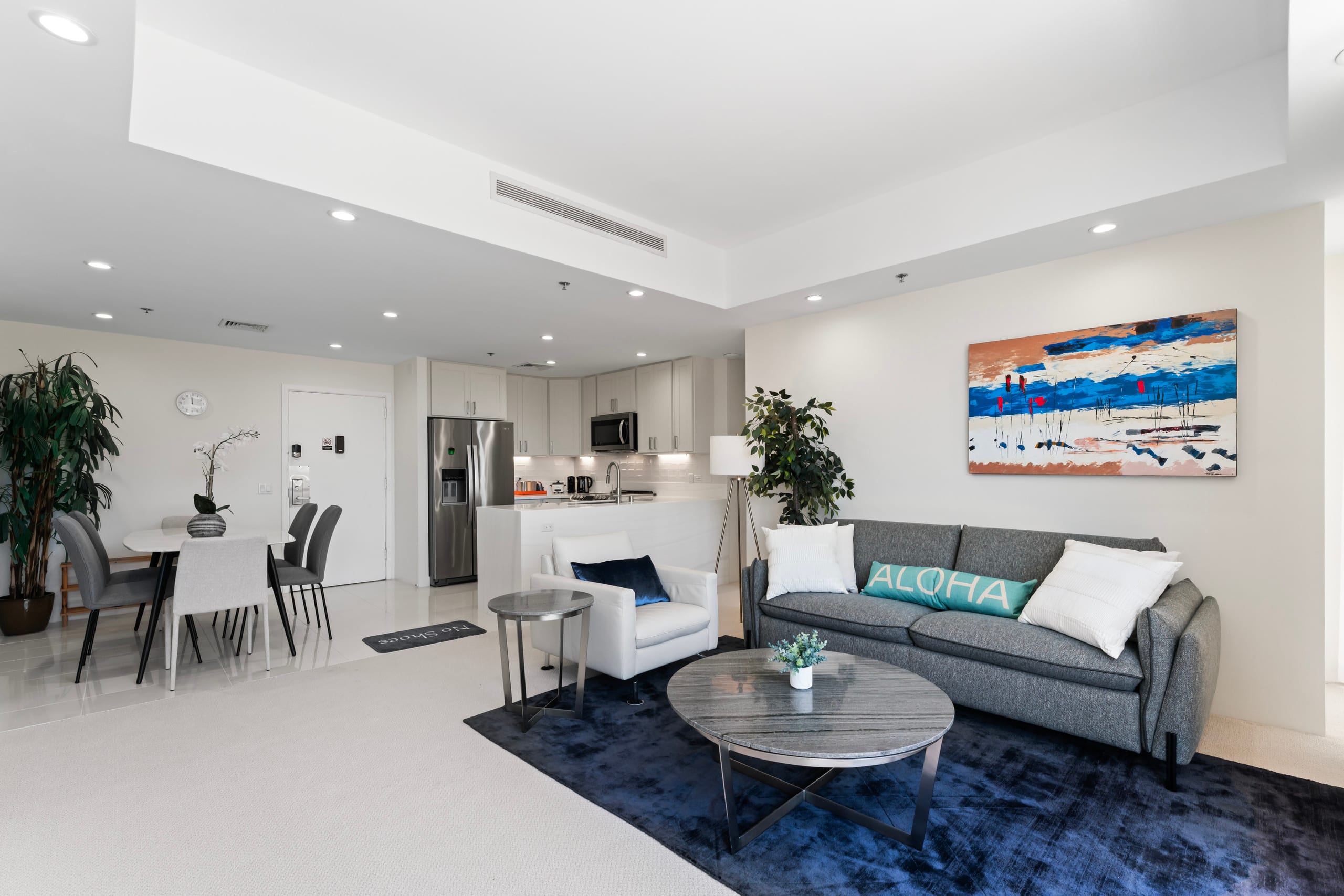 Condo in Honolulu · ★4.97 · 2 bedrooms · 6 beds · 2 baths - Image 4