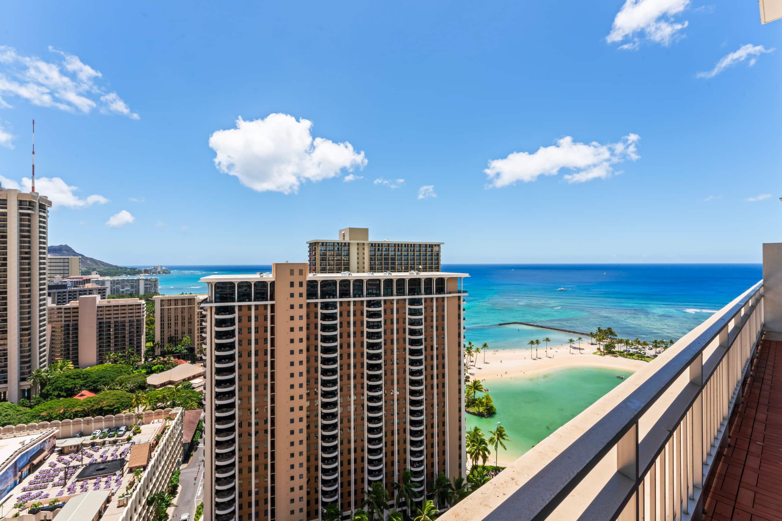 Condo in Honolulu · ★4.97 · 2 bedrooms · 6 beds · 2 baths - Image 30
