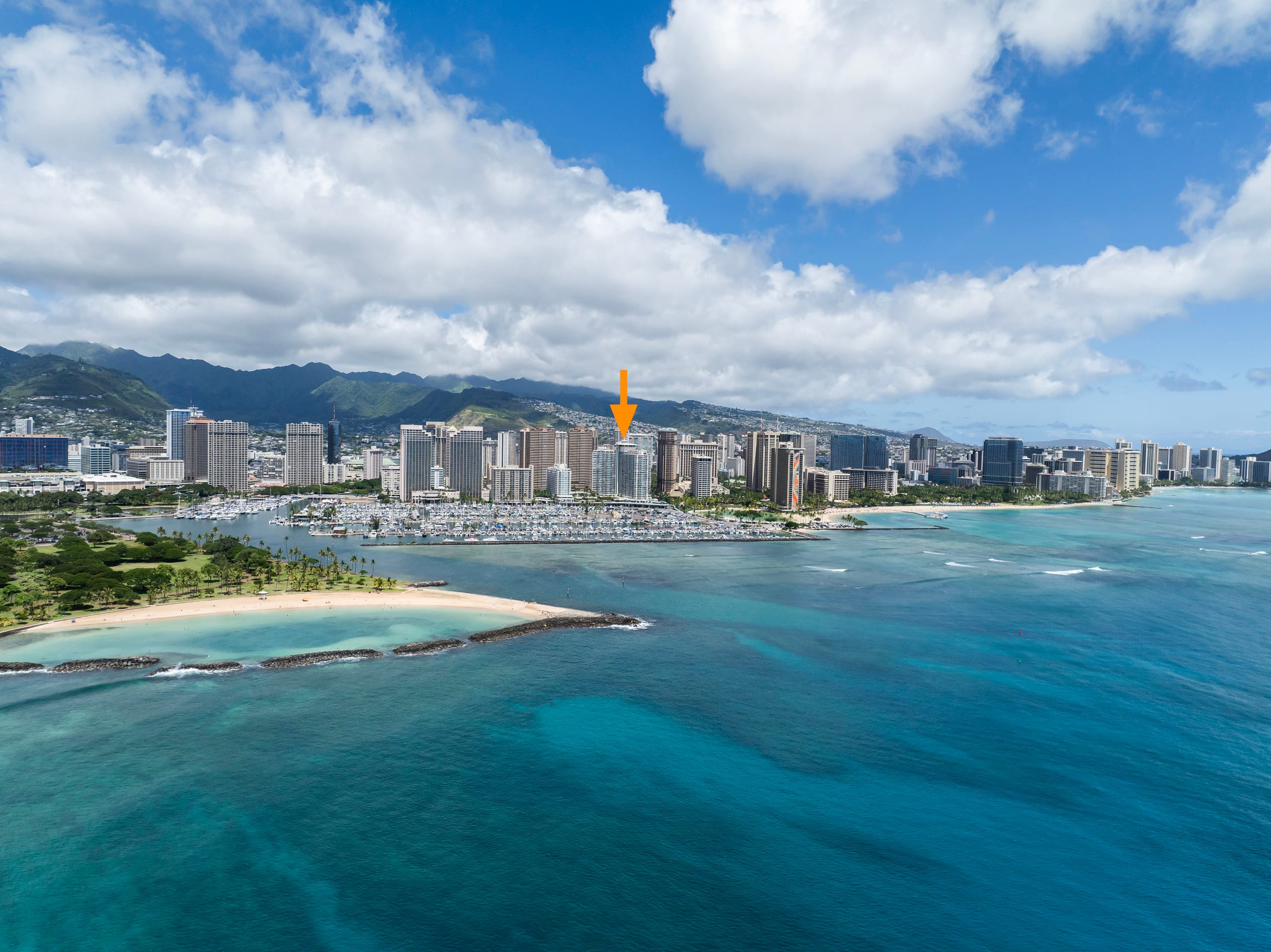 Condo in Honolulu · ★4.97 · 2 bedrooms · 6 beds · 2 baths - Image 35