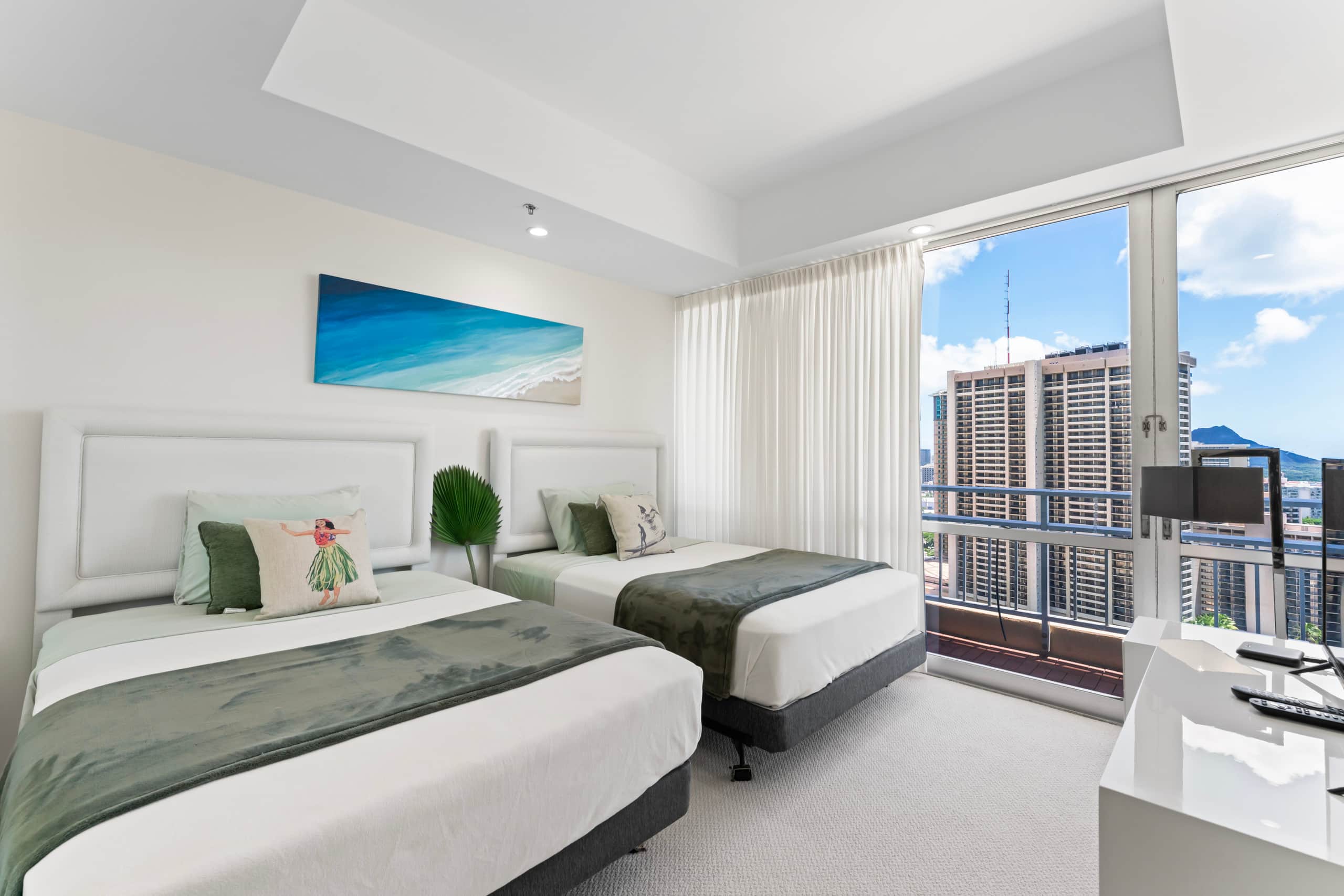 Condo in Honolulu · ★4.97 · 2 bedrooms · 6 beds · 2 baths - Image 19