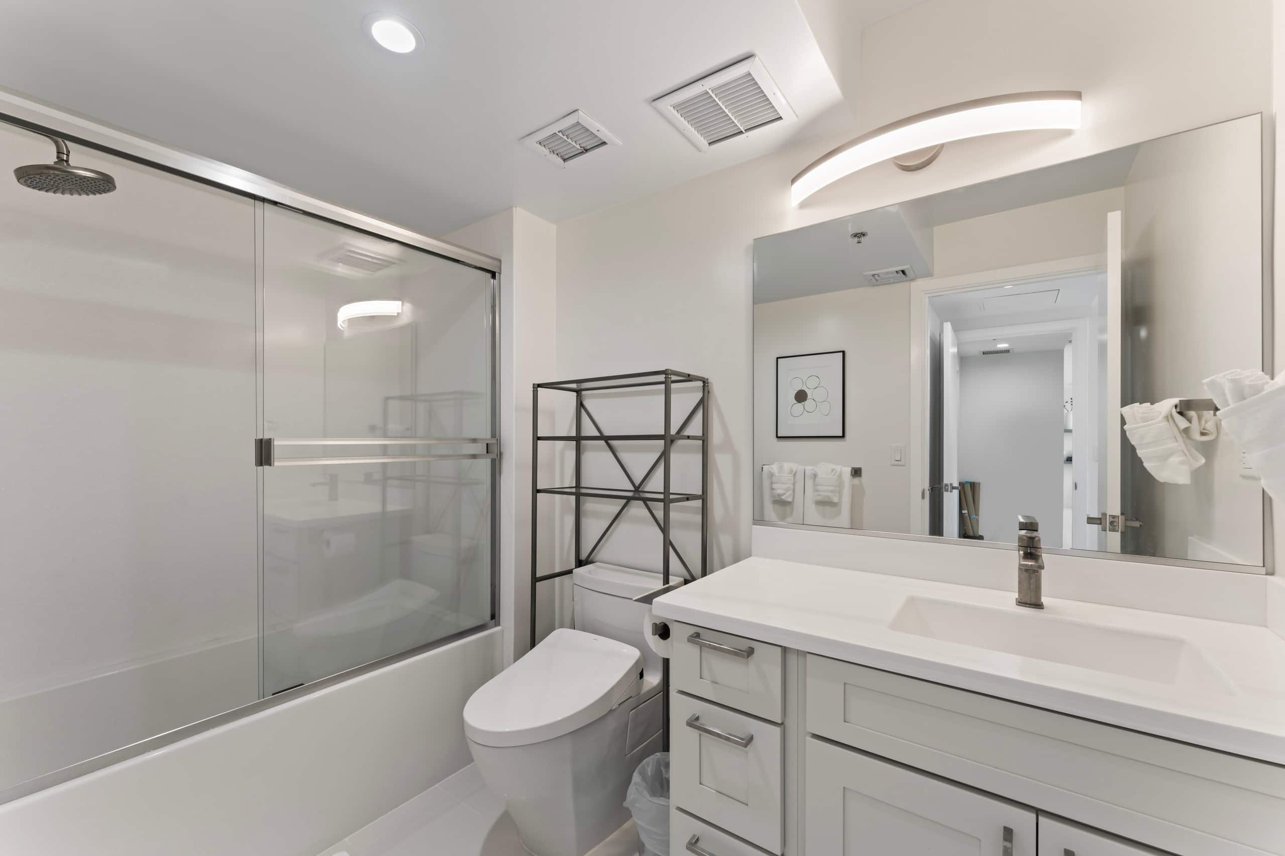 Condo in Honolulu · ★4.97 · 2 bedrooms · 6 beds · 2 baths - Image 26
