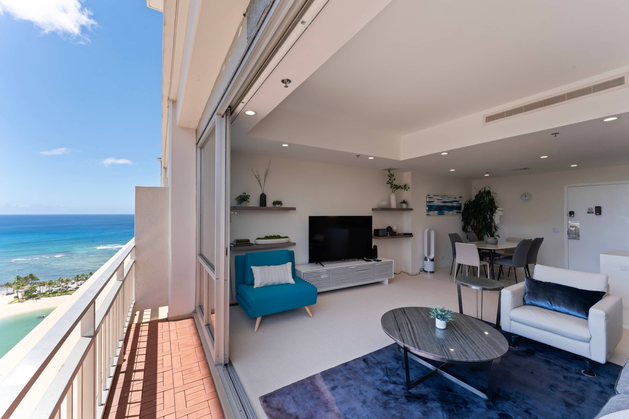 Condo in Honolulu · ★4.97 · 2 bedrooms · 6 beds · 2 baths - Image 29