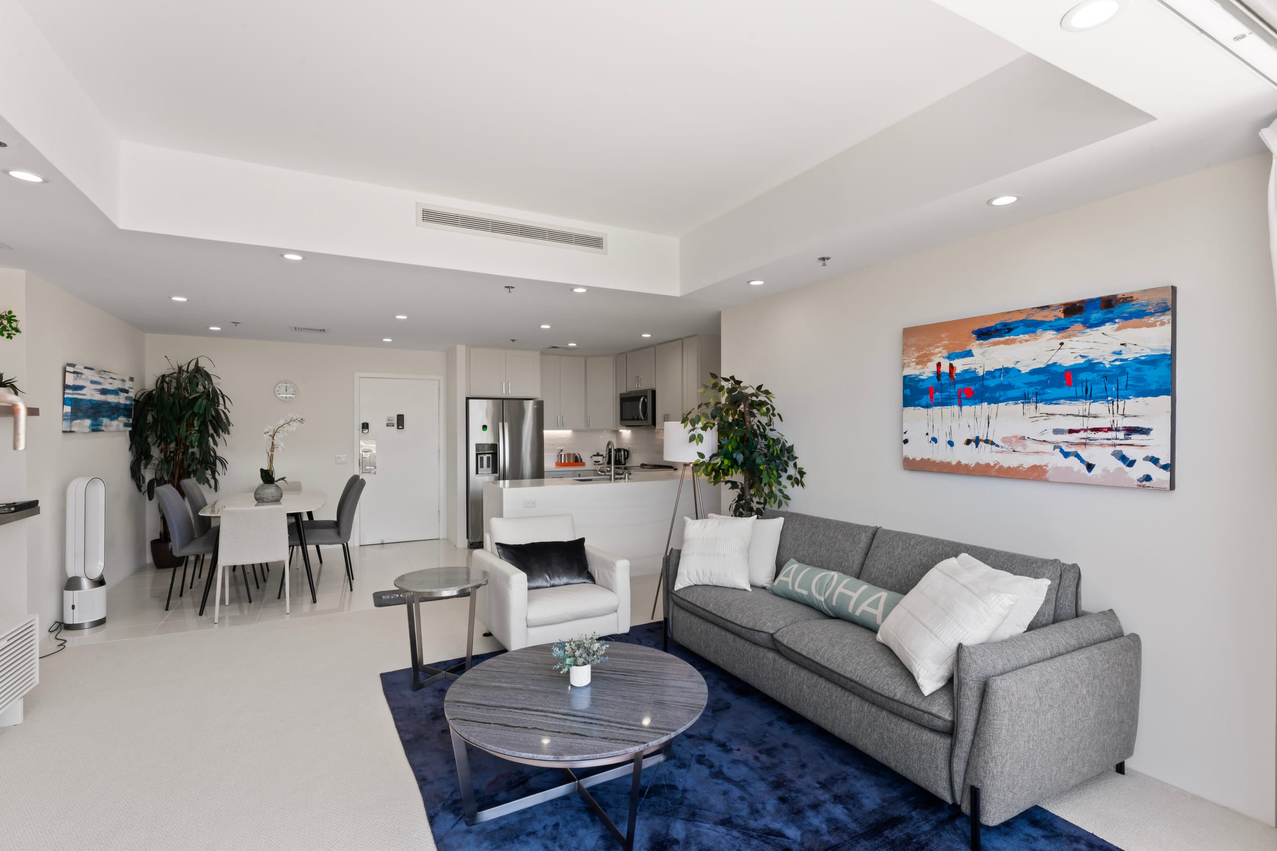 Condo in Honolulu · ★4.97 · 2 bedrooms · 6 beds · 2 baths - Image 6