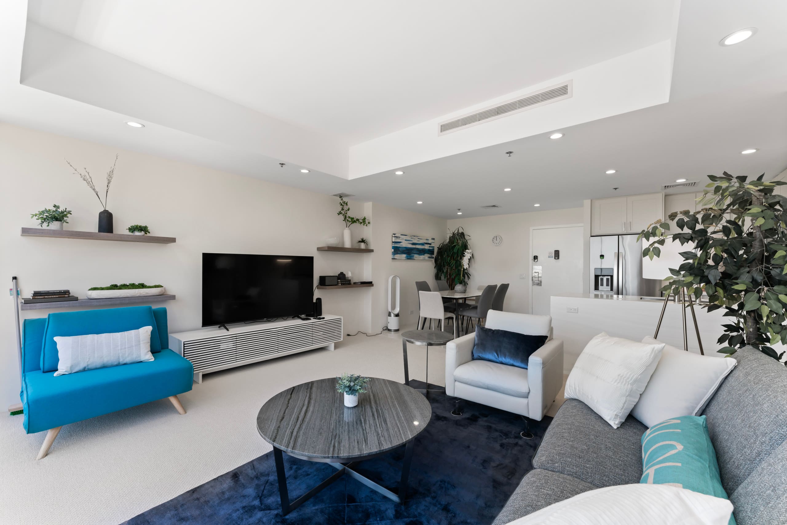 Condo in Honolulu · ★4.97 · 2 bedrooms · 6 beds · 2 baths - Image 5
