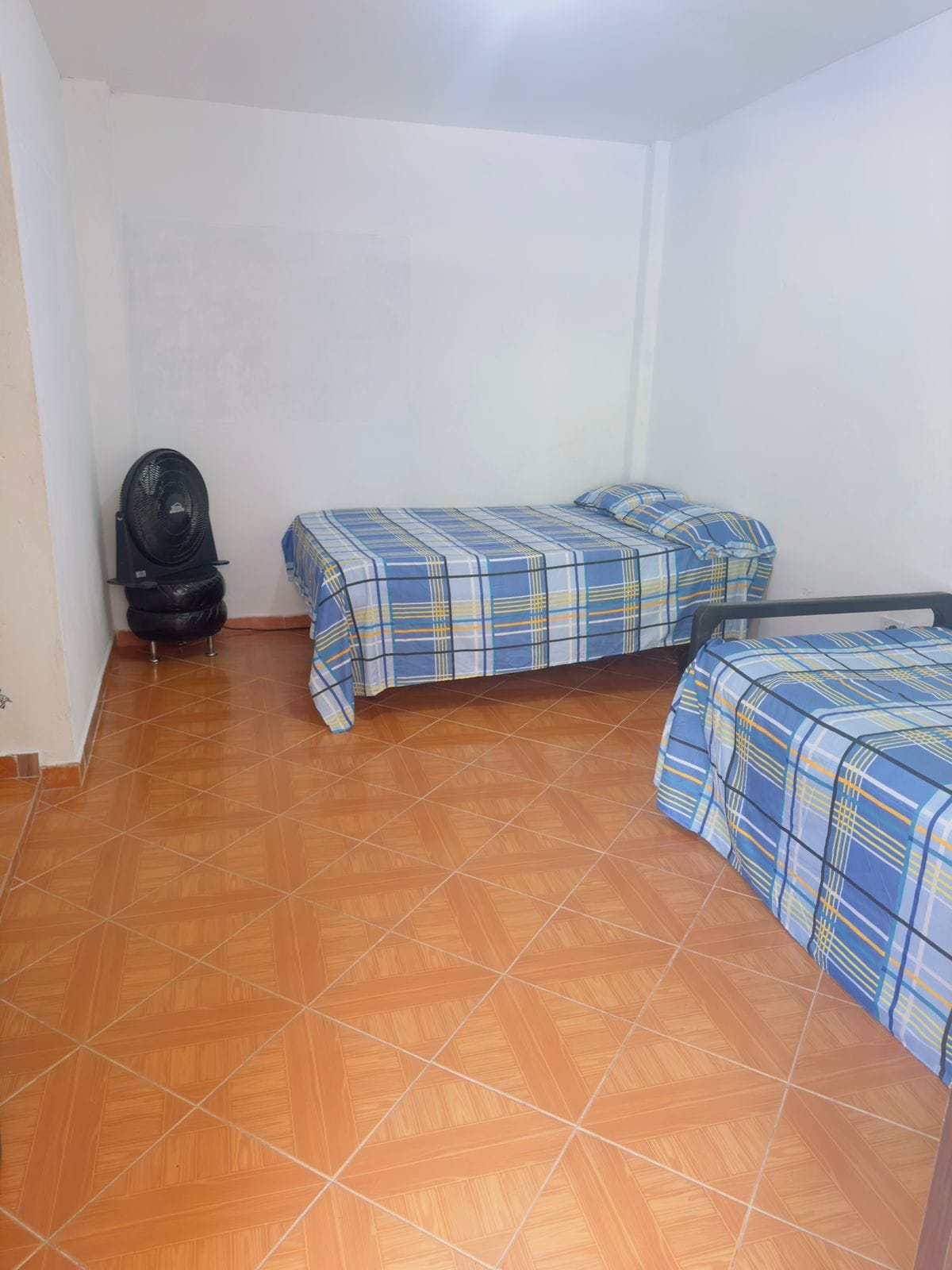 ✨Удобна соба со два брачни кревета и сопствена бања, совршена за опуштање во целосна удобност и приватност.✨