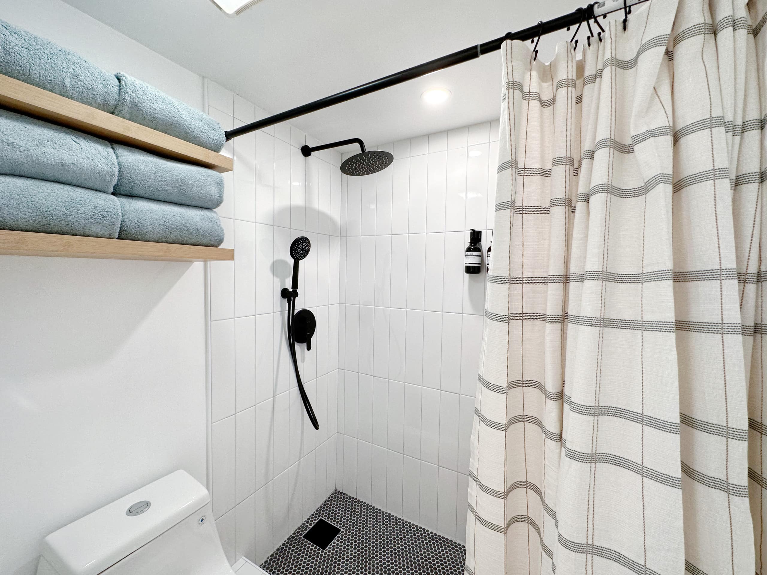 Modern & Chic Premium 1BR-Waikiki Beach w/Parking~ - Image 29