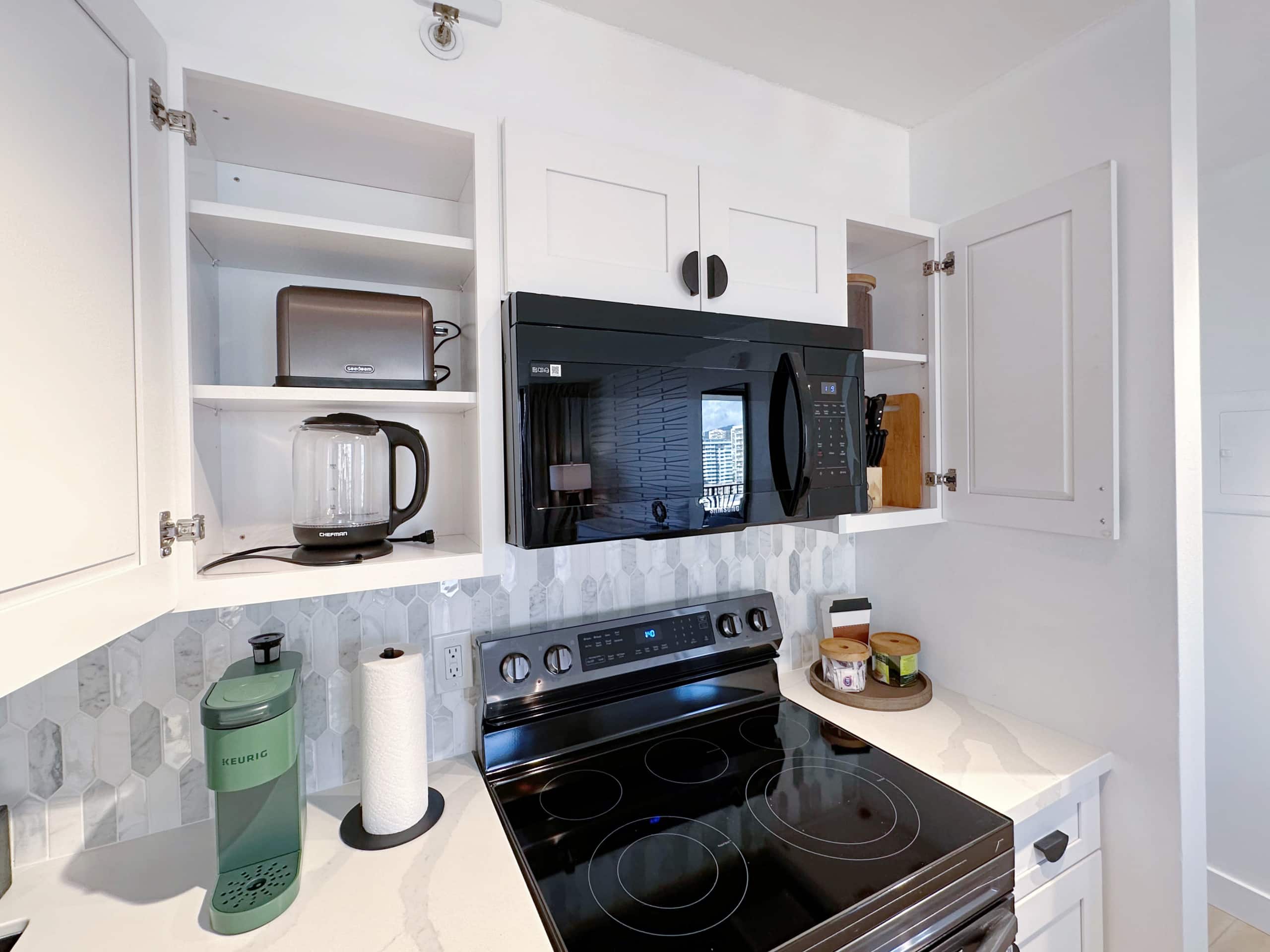 Modern & Chic Premium 1BR-Waikiki Beach w/Parking~ - Image 20