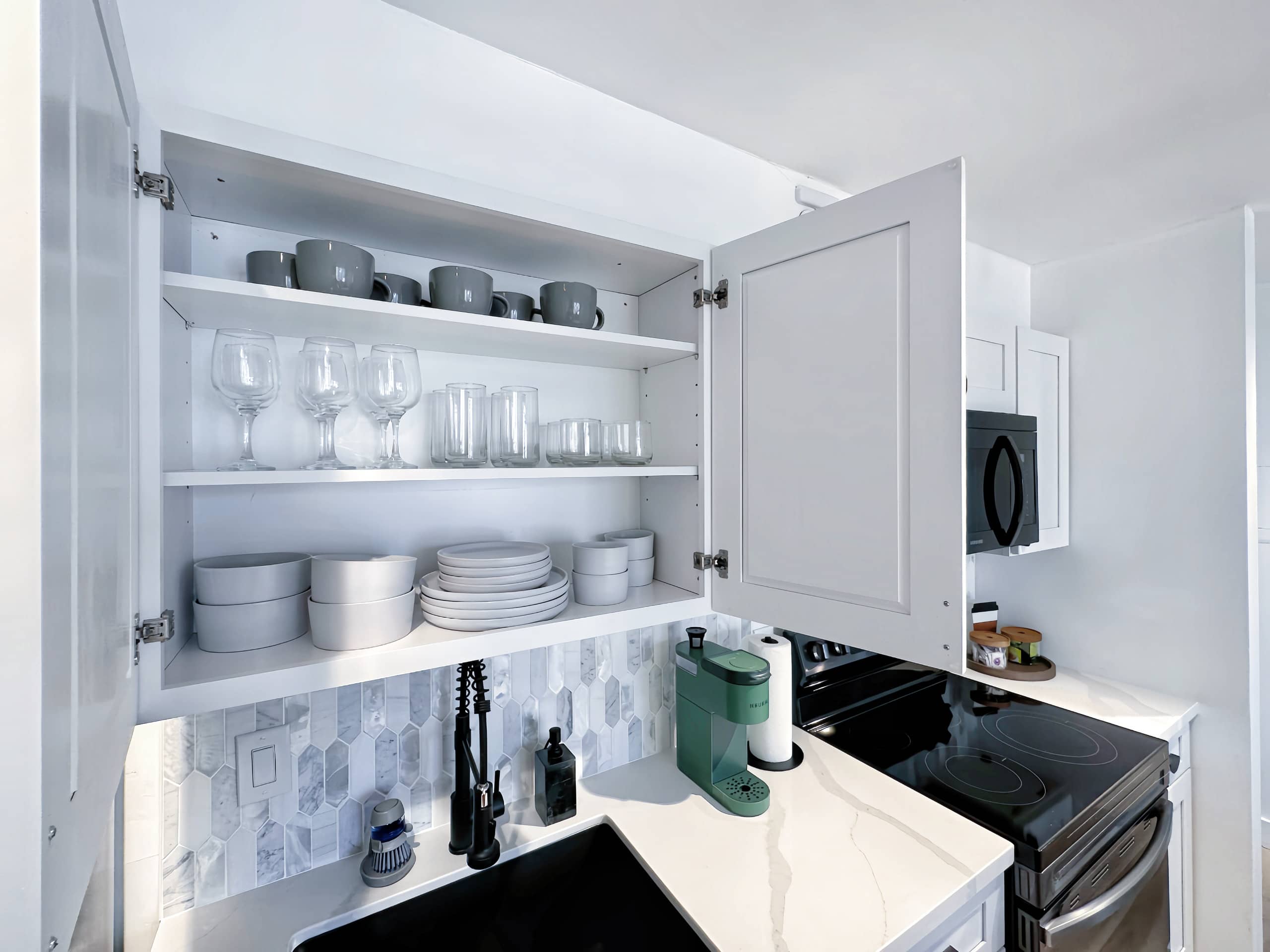 Modern & Chic Premium 1BR-Waikiki Beach w/Parking~ - Image 18