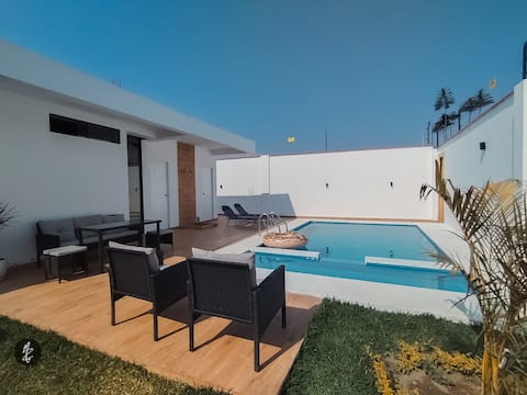 House with pool and view of Duna A/C